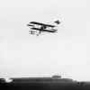 1909 Curtiss flying at Rheims s.jpg (23255 bytes)